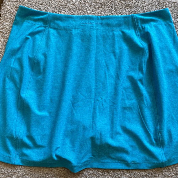 NWT Outdoor Voices Warmup 2.5” Skort in Blizzard. 3 pockets on built in shorts - Picture 2 of 5